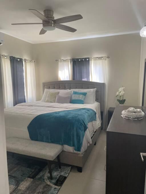 לוסאה Natty'S Cozy Beach House In Hanover Jamaica מראה חיצוני תמונה